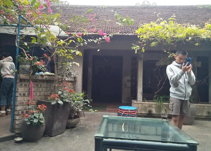 Polygon Art And Homestay